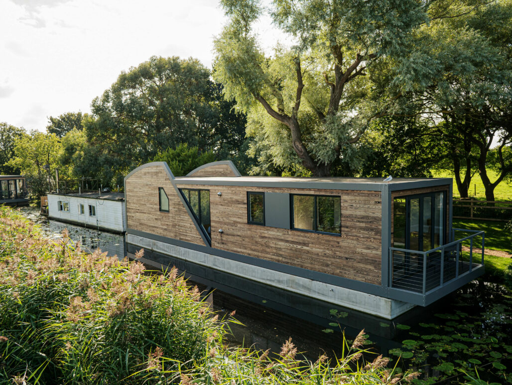 R750 houseboat Chichester Marina exterior side and rear elevation