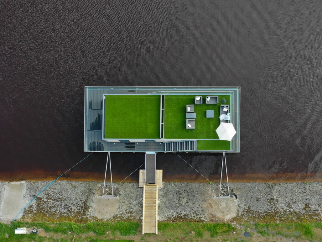 R500 houseboat Lets Go Hydro aerial view