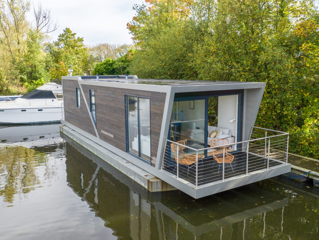 R500 houseboat Chertsey exterior front and side elevation