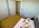 R750 houseboat Chertsey spacious double bedroom