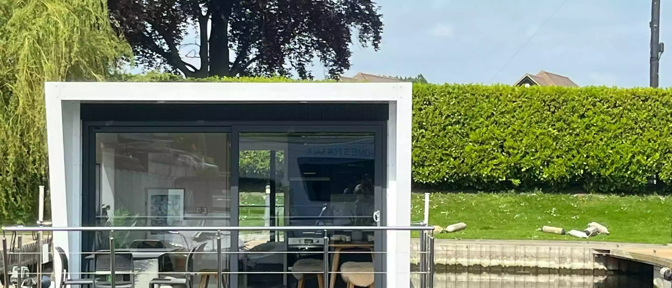 M500 houseboat