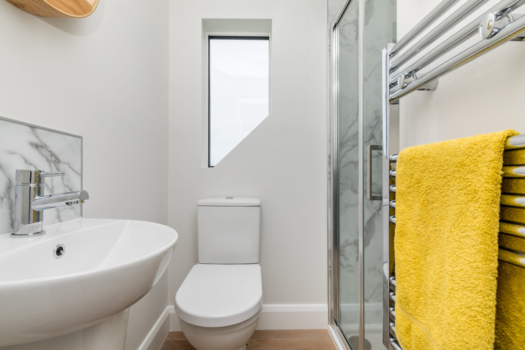 M250 BRIGHTON MARINA Bluefield Houseboats