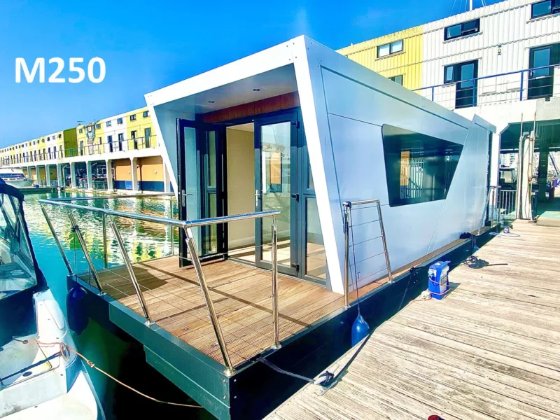 M250 houseboat