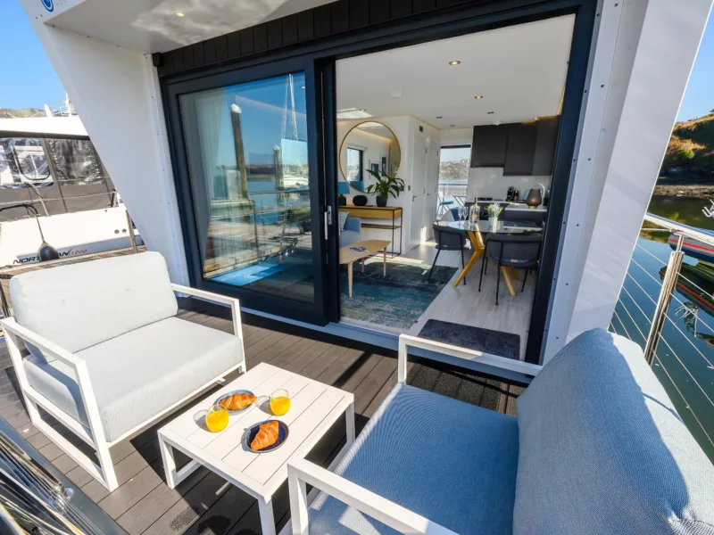 Houseboat JA4 1734 Edit