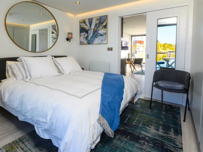 Luxury double bedroom with built in wardrobes