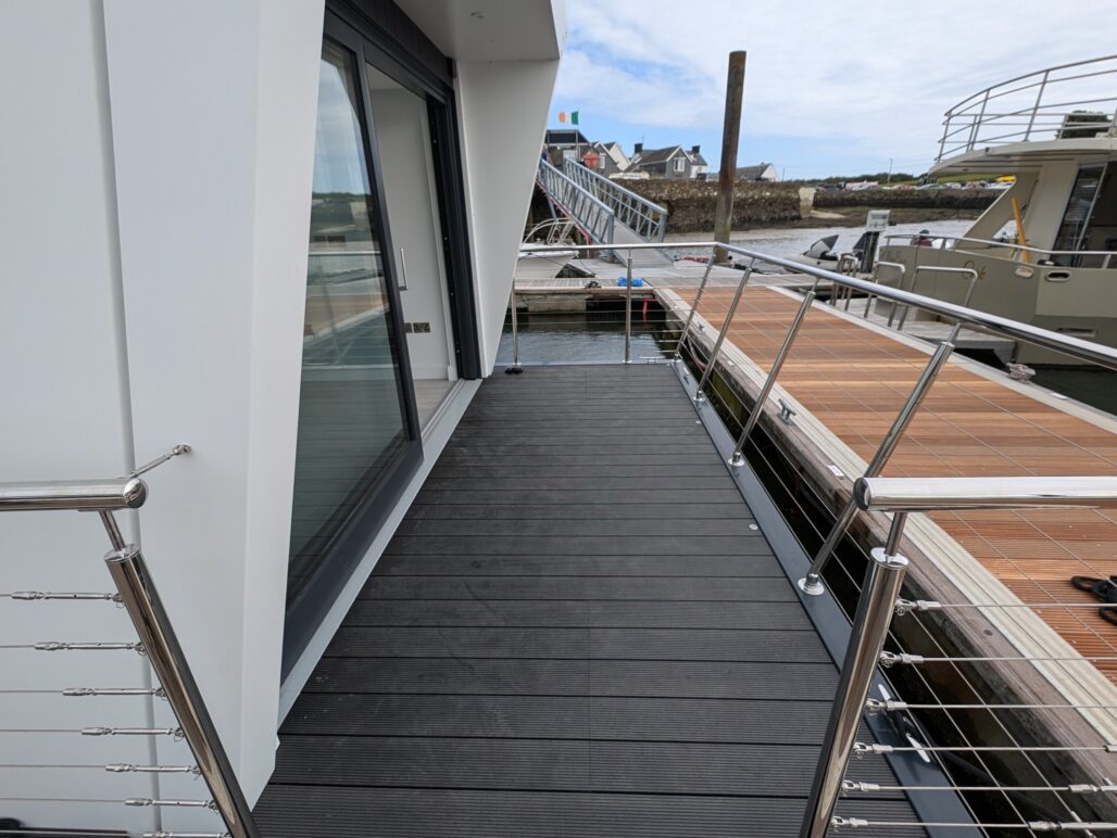 M500 large balcony to front